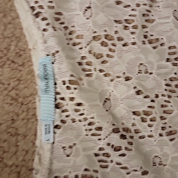 Flag/Lace back Tank Top - Picture 3 of 5